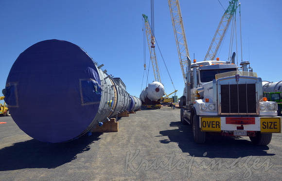 refinery vessels arrive on site prior to refinery construction Gippsland Australia