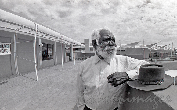 Pastor Peter Bulla at a NT polling booth 1984-1st compulsory voting for 1st nation people-3