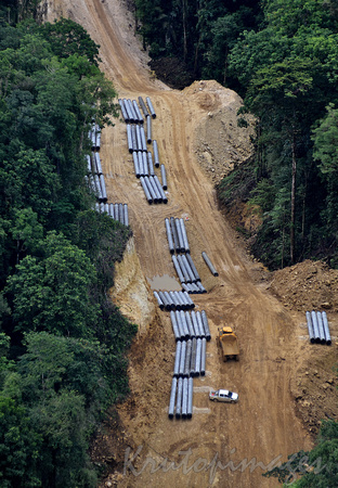 PIpeline under construction in the Northern Highlands of Papua New Guinea