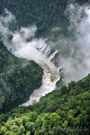 PNG-incredible rugged view of remote horseshoe falls in the Northern Highlands of Papua New Guinea
