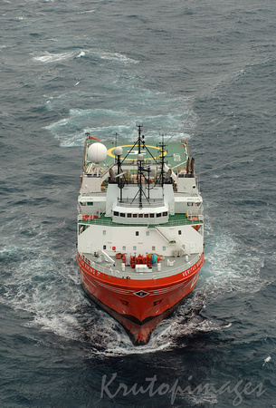 Veritas Viking working a siesmic grid recording fuel reserves in Bass Strait prior to exploratory drilling