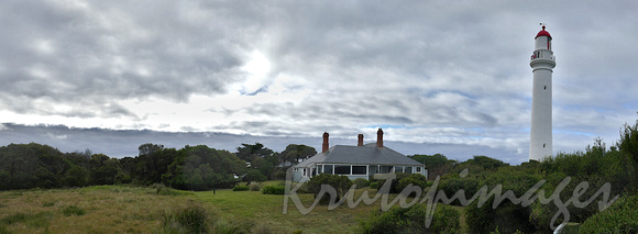 Split Rock Lighthouse and old homestead at Anglesea in Victoria