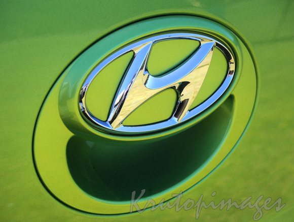 Hyundai vehicle badge