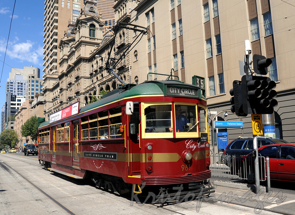 Melbourne city circle tram at the Windsor Hotel Spring Street