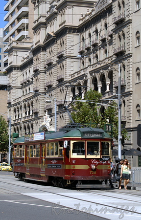 Melbourne city circle tram at the Windsor Hotel Spring Street