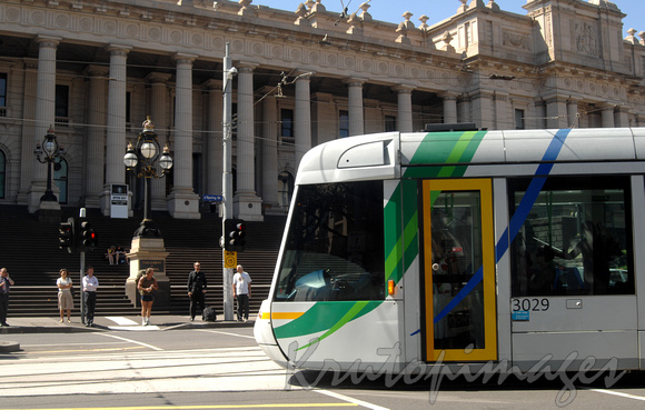 Melbourne tram at Parliament