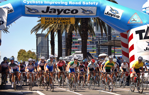 start womens Jayco cycling race in 2006 held at Docklands in Melbourne