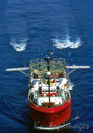 Titan seismic vessel working a field in Bass Strait