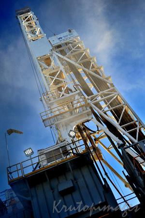 Offshore drilling rig on platform