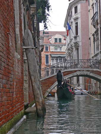 Venice, gondolier in action.