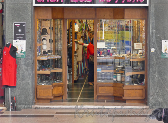 shop in Genoa10031