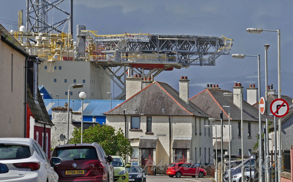 Invergordon-A giant helideck and offshore rig looms over the community in Scotland90786
