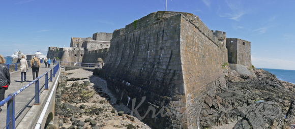 Guernsey-Coronet castle00364