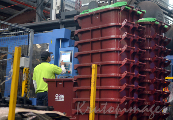 Manufacturing industry-Moulding rubbish bins