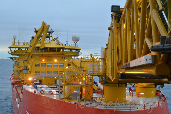 Edda Fiddes support vessel in Bass Strait