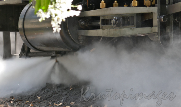 Puffing Billy steam engine -valve close upJPG