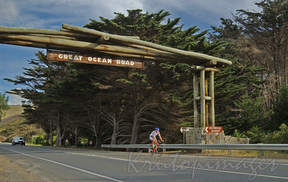 cyclist & Great Ocean road