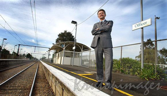 Peter Batchelor -Minister opens Officer railway station 2003