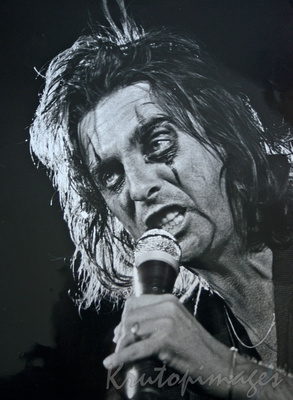 Alice Cooper singer performer on stage Melbourne