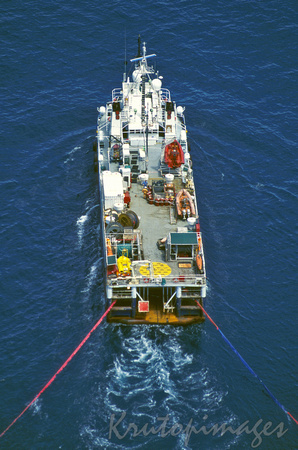 GECO PACIFIC SEISMIC VESSEL-Bass Strait