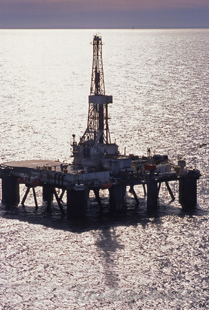 Sedco silhouette of rig from helicopter