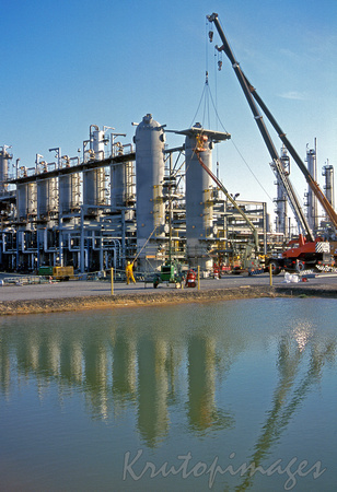 Refinery construction054