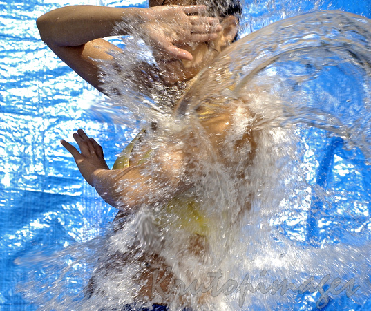 water effect-water thrown at person, colour