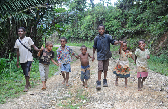 Children at play in Papua New Guinea Highlands