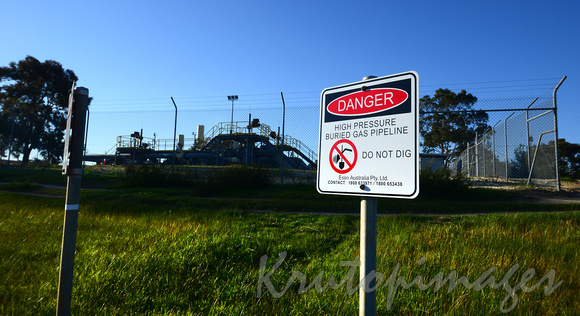 DANGER sign re a high pressure buried gas pipeline