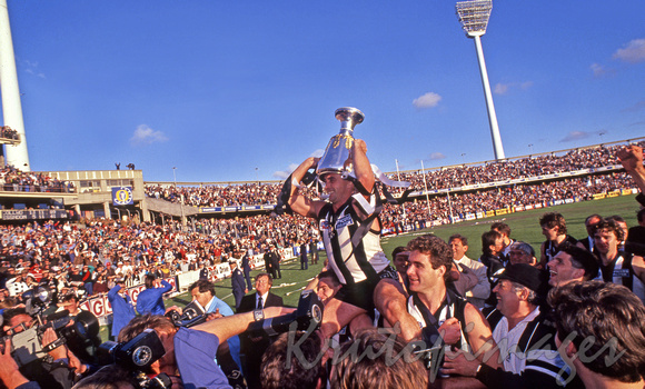 Australian Rules- captain Tony Shaw and team celebrate the 199 AFL Grand Final0