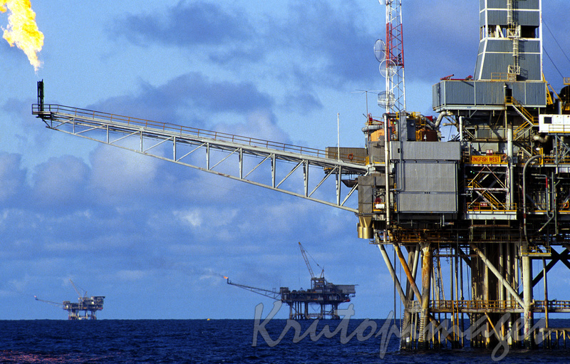 Kingfisher Platforms in Bass Strait captured from sea level