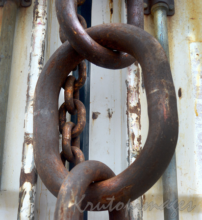 chain used on containers in  industry