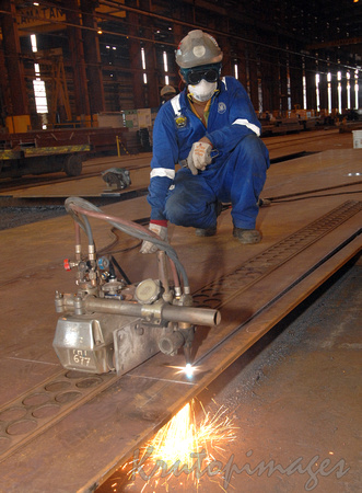 steel cutting Batam