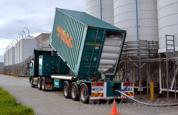 delivery of pellets to silo in plastics manufacturing
